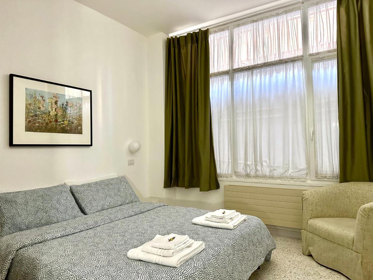 Apartments Navigli Milan Bagian luar foto